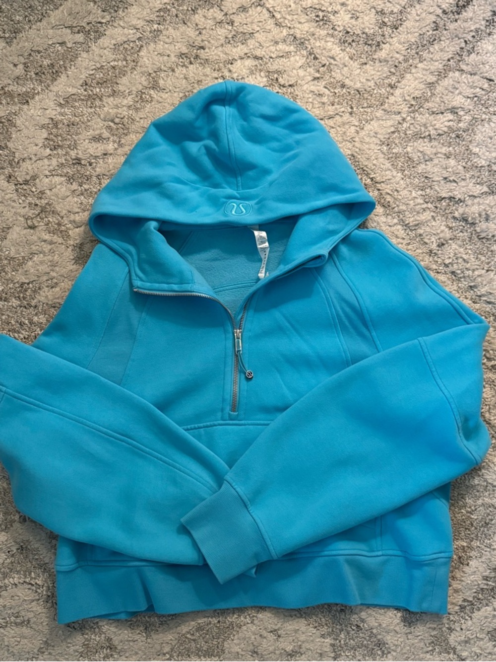 Lululemon Scuba in color Electric Turquoise